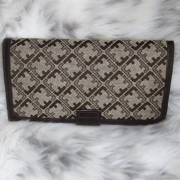 Ferragamo vintage logo canvas/leather bifold passport holder wallet EUC - Picture 3 of 12